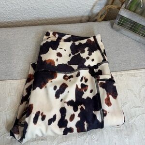 Leg End Leggings Women’s Size L. Spotted cow‎ pattern. Cream with black, brown.